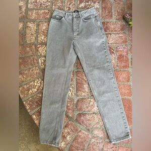 BDG High-Rise Mom Jeans in Washed Gray‎ size 26
